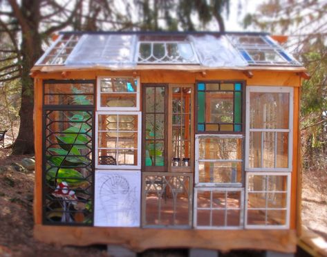 Glass House Garden, Old Window Greenhouse, Wooden Greenhouse, Recycled Windows, Greenhouse Construction, Window Greenhouse, Recycled Window, Diy Greenhouse Plans, Glass Cabin