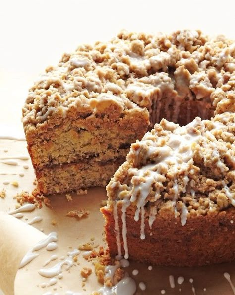 Cinnamon-Streusel Coffee Cake -Martha Stewart Recipes. I actually made this a few months ago and it was really good. A bit on the "too sweet" side, but still good. Cinnamon Streusel Coffee Cake, Pecan Coffee Cake, Streusel Coffee Cake, حلويات عربية, Cinnamon Streusel, Gateaux Cake, Coffee Cake Recipes, Delicious Coffee, Coffee Cakes