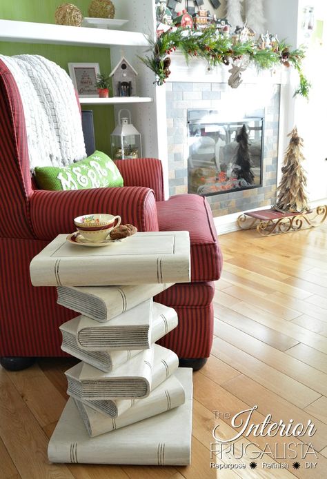 . Stacking Books, Books Table, Book Furniture, Library Furniture, Casual Decor, Wood End Table, Casa Country, Book Table, Hallway Ideas Entrance