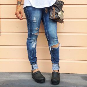 How to Incorporate Clogs into Your Spring Wardrobe | Superior Clogs Danko Shoes, Dansko Outfits, Dansko Clogs Outfit, Medical Clogs, Work Vibes, Clogs Women, Clog Mules, Clogs Outfit, Professional Nurse