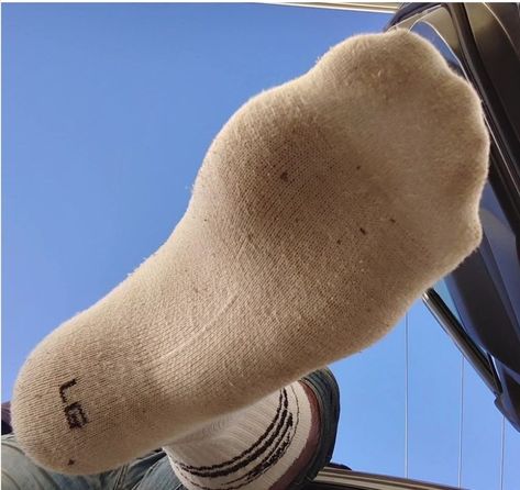 Male Socks Sniff, Stinky Socks, Men In Socks, Mens Socks Fashion, Stylish Socks, Bestie Goals, White Socks, Sport Socks, Cool Socks