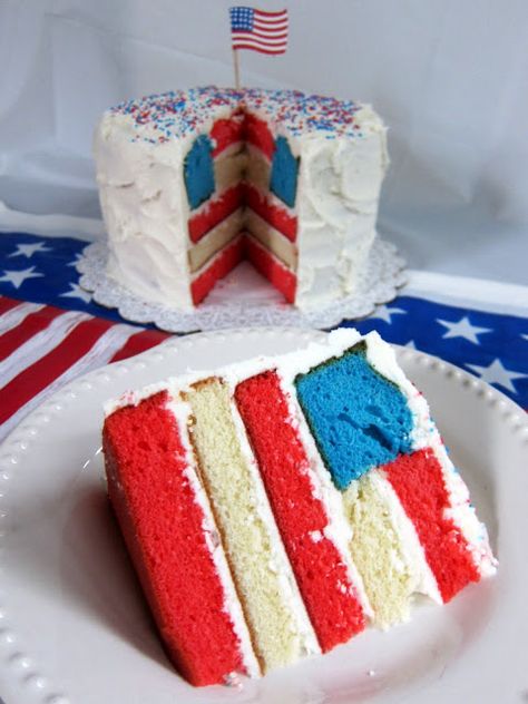 Flag Cake Recipe - transform cake mix into a festive Flag Cake that is perfect for Memorial Day, 4th of July, and Labor Day! It is actually really easy! Bake the cake layers, make a few cuts and assemble. SO impressive and festive! Flag Cake Recipe, American Flag Cake, Flag Cake, American Cake, 4th Of July Cake, Fresh Fruit Recipes, 4th Of July Desserts, Vanilla Buttercream Frosting, Blue Food