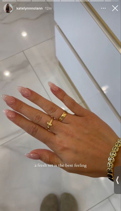 Short Classy Nails, Almond Nails Pink, Old Money Nails, Money Nails, Bridal Nail Art, Work Nails, Classy Acrylic Nails, Soft Nails, Manicure Ideas