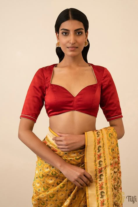 Red Blouse Contrast Saree, Note Blouse Design, Blouse Designs Satin, Blouse Designs Satin Saree, Silk Choli Designs Blouses, Triangle Blouse Designs, Saree With Blouse, Back Tie Blouse, Open Back Blouse