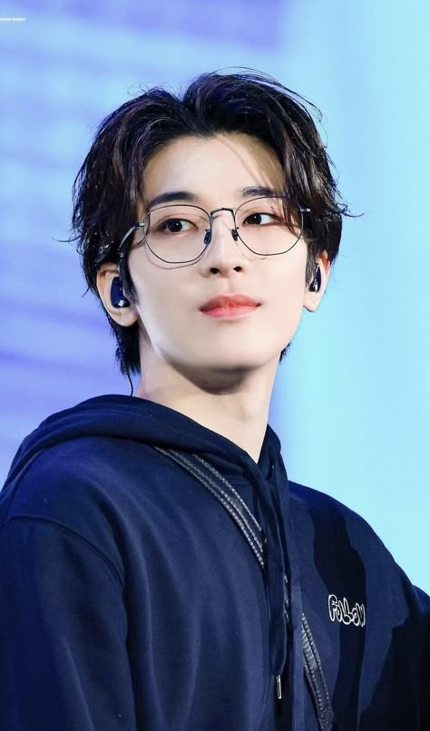 Wonwoo Haircut, Seventeen Wonwoo Glasses, Wonwoo Wearing Glasses, Wonwoo With Glasses, Seventeen Wonwoo Boyfriend Material, Jeon Wonwoo Boyfriend Material, Seventeen Boyfriend Material Wallpaper, Kpop Idols With Glasses, Wonwoo In Glasses