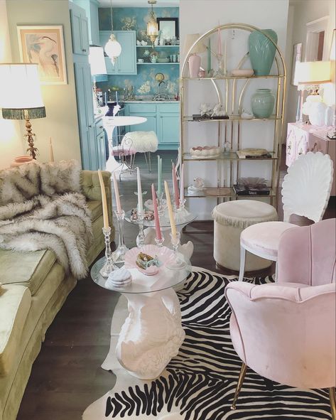 70s Glam Home Decor, 70s Glam Decor, 80s Pastel Decor, Condominium Aesthetic, Eclectic Parisian Decor, Vintage Glam Living Room, Hollywood Style Bedroom, Vintage Glam Decor, Retro Chic Decor