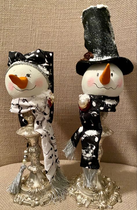 Snowman Head On Candlestick, Snowman Centerpieces, Bedspring Ideas, Clay Snowmen, Men Decor, Snow Woman, Snowmen Crafts, Snow Friends, Snow Couple