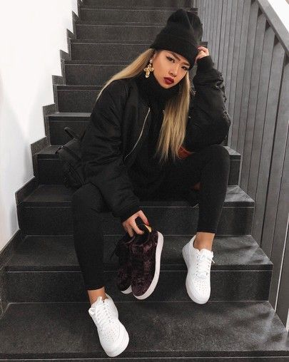 Styling Air Force 1 Women, Air Force 1 Outfit Woman Winter, White Air Force Ones Outfit, Air Force Ones Outfit, White Air Force Ones, Air Force 1 Outfit, Nike Air Force 1 Outfit, Edgy Dress, Nyc Outfits