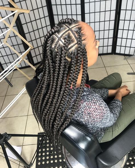 TAMPA , FLORIDA on Instagram: “EZBRAID hair from @hair4thelow, 3 packs” Pineapple Braids Hairstyles, Pineapple Braids, Box Braid Hair, Cornrow Braids, Blonde Box Braids, Big Box Braids, Kid Braid Styles, Short Box Braids, Braid Wig