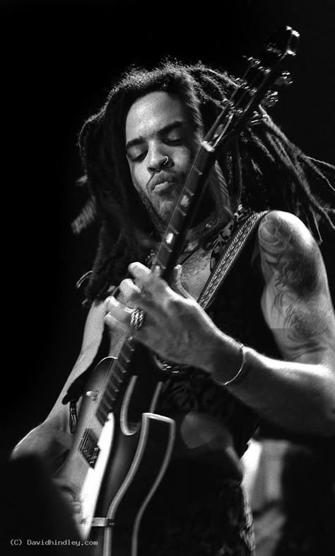 lenny kravitz dreadlocks | Lenny Kravitz (only in these long dreadlocks). | SamSonsLocs Folk Rock, Guitar Players, Cyndi Lauper, Neo Soul, Rock N’roll, Lenny Kravitz, Tina Turner, Friedrich Nietzsche, Mick Jagger