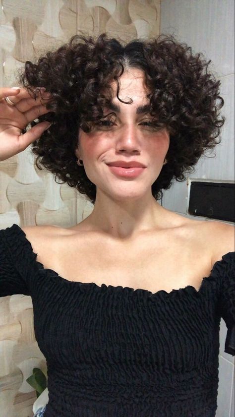 3b Haircut Short, Short 3b Haircuts, 3b Curly Hair Short Styles, Heart Shape Curly Haircut, 3b Curly Hairstyles Short, 3b Short Curly Hair, 3c Short Hair, Short Curly Haircuts 3c, 3c Short Curly Hair