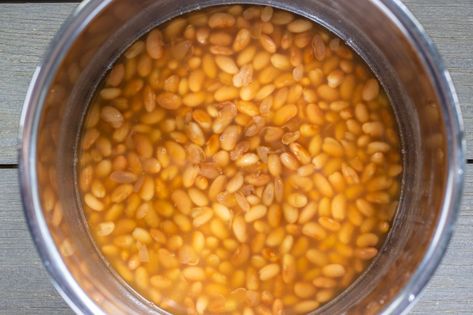 Cooked Peruvian beans in the instant pot with cooking liquid. Peruvian Beans, Bean Soups, How To Make Beans, Steak Dinner Sides, Bean Recipe, Cooking Dried Beans, Infused Water Recipes, How To Cook Beans, Summer Grilling Recipes