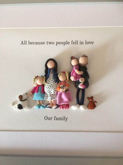 Clay People, Family Frames, Portrait Frame, Handmade Clay, Rock Crafts, Clay Projects, Polymer Clay Crafts, Cute Crafts, Clay Creations