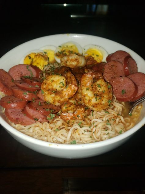 Ramen Noodle Shrimp Boil, Shrimp Boil Ramen, Seafood Boil With Ramen Noodles, Ramen Noodle Seafood Boil, Spicy Seafood Ramen Noodle Recipes, Noodle Recipes Easy, Soul Food Dinner, Food Therapy, Food Babe