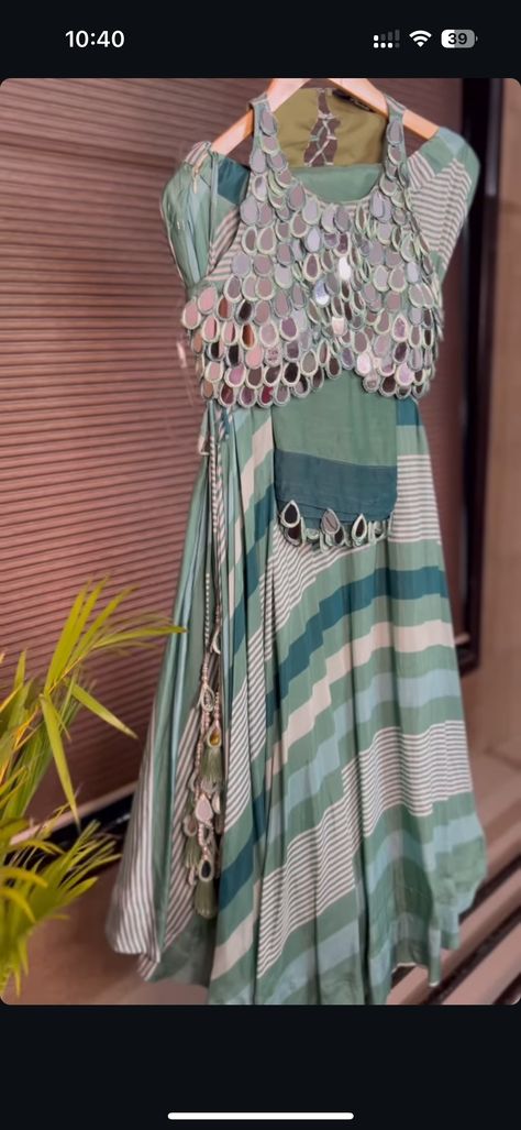 Navratri Dress, Trendy Outfits Indian, Lengha Choli, Navratri Chaniya Choli, Choli Designs, Blouse Designs Silk, Lehenga Skirt, Elegant Maxi Dress, Kids Designer Dresses