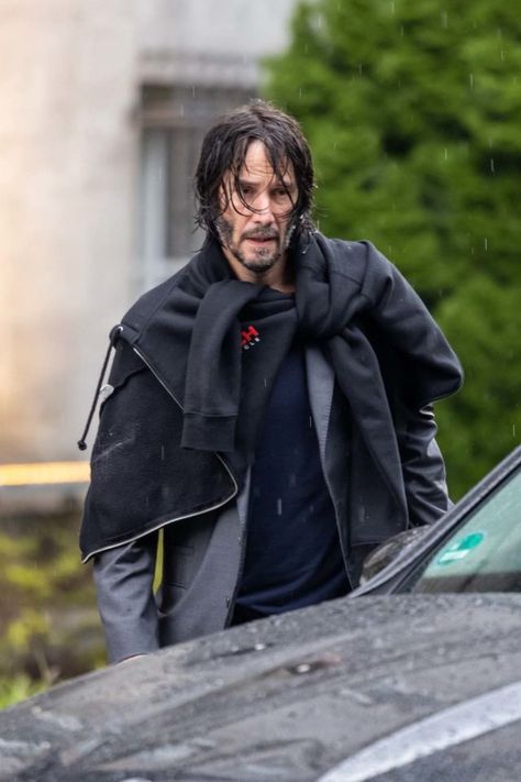 Your Afternoon Keanu: Damp Keanu - Go Fug Yourself John Wick Chapter 4, So Random, Keanu Reeves, Over It, John Wick, Hotel