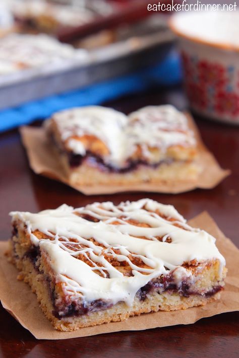 Eat Cake For Dinner: Blueberry Pie Sheet Cake Bars Sheet Cake Bars, Blueberry Cakes, Chocolate Chip Cookie Cheesecake, Pan Desserts, Blueberry Bars, Magic Cookie Bars, Raspberry Cookies, New Pizza, Unsweetened Cocoa Powder