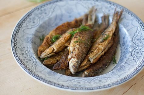 Simple, yet decadent fish supper: pan-fried vendace Finland Food, Estonian Food, Fish Supper, Finnish Recipes, Decadent Food, Healthy Grains, Fish Recipe, Fish And Meat, Easter Dinner