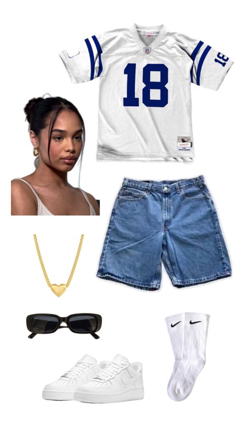 #aesthetic #outfits #jorts #thatgirl Outfits Jorts, Billie Eilish Outfits, Teen Fashion Trends, Football Jersey Outfit, Summertime Outfits, Downtown Outfits, Modesty Fashion, Trendy Outfits For Teens, Cute Preppy Outfits