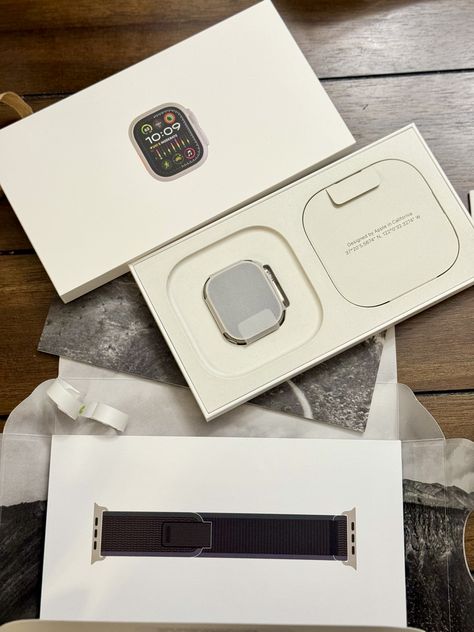 Apple Watch Ultra Aesthetic, Apple Watch Unboxing, Smart Watch Apple, Apple Watch Ultra, Memes Status, Watch Ultra, Ipad Iphone, Twitter Update, Photos Ideas