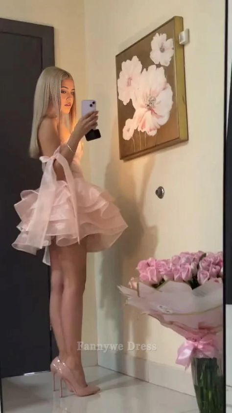 Cute Dresses For 18th Birthday, Pretty Short Dresses Aesthetic, Birthday 18th Outfit, Dresses For My Birthday, Cute Pink Party Dress, 21st Birthday Mini Dress, Birthday Pink Outfit Ideas, Pink Dresses For Sweet 16, Beautiful Pink Dress