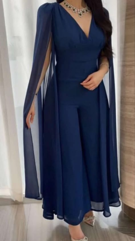 Jumpsuit Elegant Wedding, Jump Suits, Girls Dress Outfits, Soiree Dress, Women Dresses Classy, Modest Dresses Casual, Fancy Dresses Long, Suits Design, Pants Women Fashion