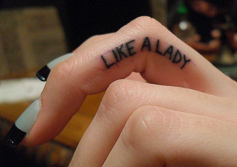 Always ladylike. Middle Finger Tattoo, Simple Finger Tattoo, Middle Finger Tattoos, Tiny Finger Tattoos, Cute Finger Tattoos, Tattoo Diy, Finger Tattoo For Women, Finger Tats, Finger Tattoo Designs