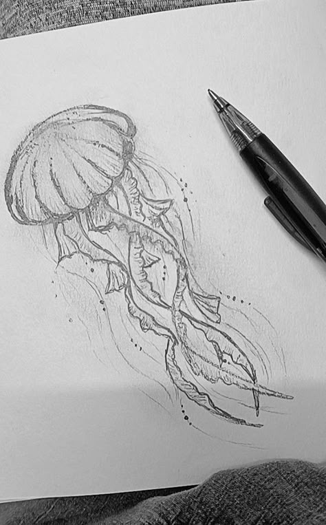 Check more at https://beautyfashionideas.com/makeup/5123/ Draw Ideas Pencil, Realistic Simple Drawings, Surrealism Ocean Art, Drawing Ideas Animals Realistic, Art Reference Tattoo, Realistic Easy Drawings, Easy Drawing Sketches Simple, Person Underwater Drawing, Realistic Sketches Nature