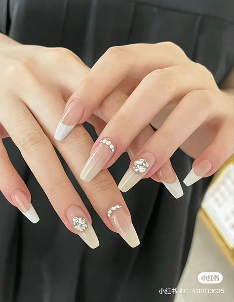 Trendy Nail Extensions, Neutral Nail Art Designs, Elegant Touch Nails, Engagement Nails, Gel Toe Nails, Hello Nails, Cute Simple Nails, Nails Design With Rhinestones, Cream Nails