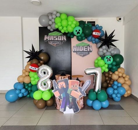 Sims Luv Creations (@simsluvcreations) • Instagram photos and videos Minecraft Diy Party Decorations, Minecraft Balloons, Minecraft Birthday Decorations, Sonic Party, Party Setup, Minecraft Birthday Party, Minecraft Birthday, Minecraft Party, Balloon Backdrop