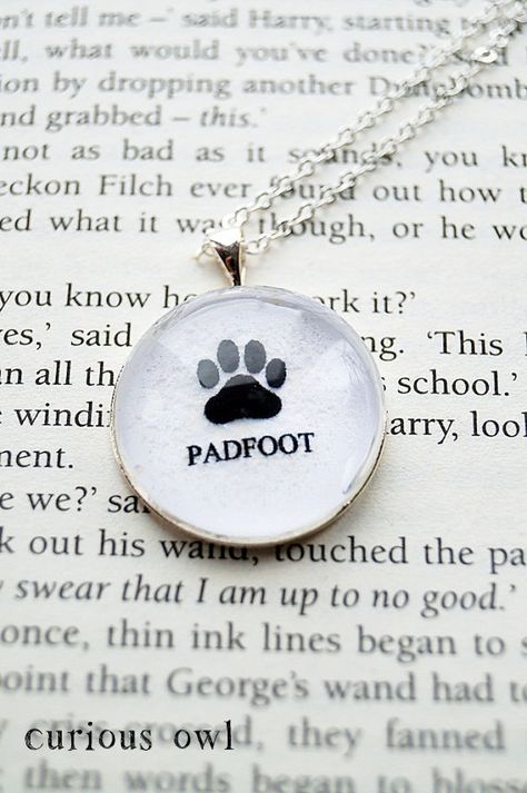 Padfoot - Harry Potter Fandom Necklace   £9.99 FREE UK Shipping | Handmade | Ships worldwide Harry Potter Necklace, Fandom Merch, Fandom Jewelry, Potter Head, Harry Potter Jewelry, Harry Potter Style, Harry Potter Outfits, Harry Potter Love, Harry Potter Obsession