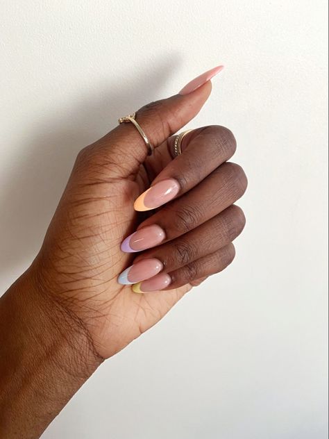 Teen Nails Ideas, Asthetic Nail Extension Designs, Pastel Short Nails, Pastel Almond Nails, Teen Nails, Extension Designs, Aesthetic Light, Short Acrylic, Simple Nail