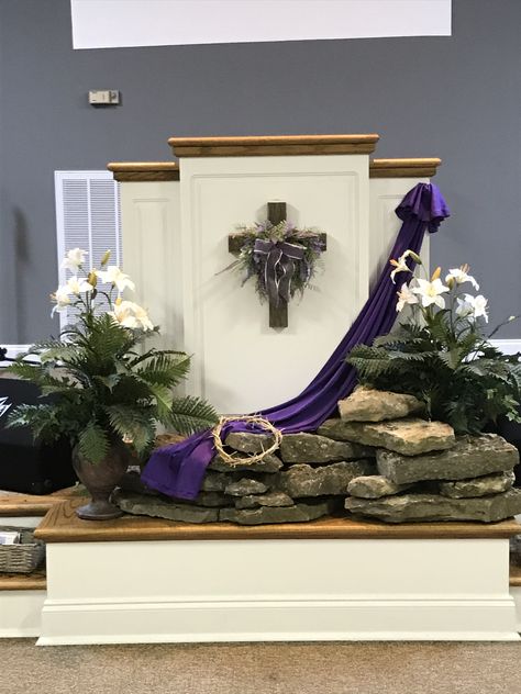 Easter Church Sanctuary decorations Easter Altar Decorations, Easter Church Flowers, Advent Church Decorations, Lent Decorations For Church, Sanctuary Decor, Church Sanctuary, Church Banners Designs, Church Christmas Decorations, Church Altar Decorations