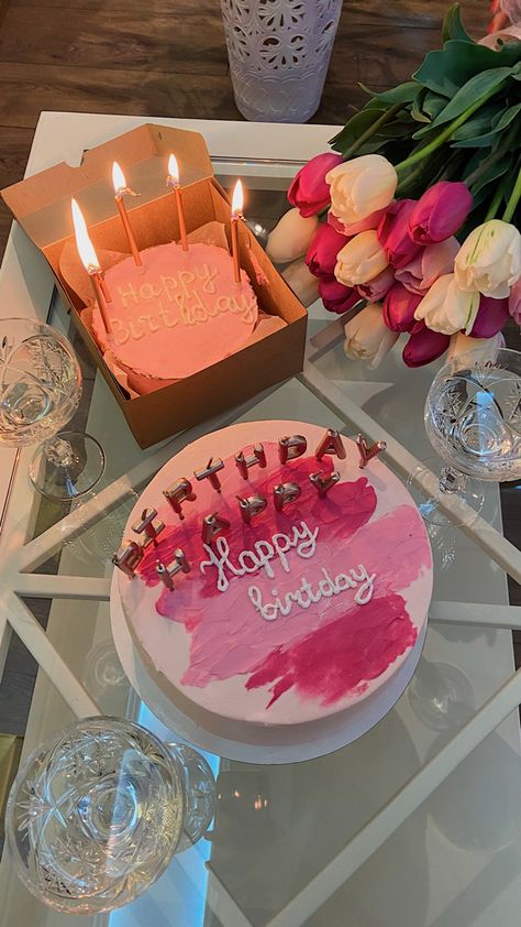 Birthday Cake Celebration Pics, Happy Birthday Snapchat Stories, Happy Birthday Cake Snap, Cake Story Instagram, Birthday Celebration Snap, Fake Birthday Snap, Surprise Birthday Ideas, Cake Snap, Birthday Snap