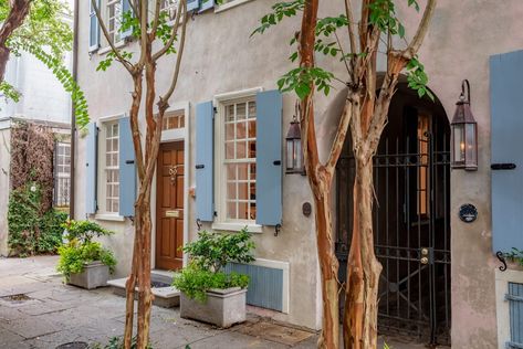 Pure Patina Blue Paint Palette, Light Blue Houses, Exterior Paint Color Combinations, Best Exterior House Paint, Red Shutters, Best Exterior Paint, Stucco Exterior, Downtown Charleston, Exterior Paint Color