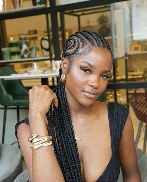 Haircuts For Black Woman, Natte Coller, Swirl Cornrows, Trending Cornrows, Twists Cornrows, Braid Hairstyles Ideas, Cornrows Natural Hair, Cornrows Braids For Black Women, Braided Cornrow Hairstyles