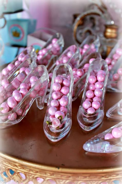 Glass slipper favors at a Cinderella birthday party! See more party ideas at CatchMyParty.com! Cinderella Bday Party Ideas, Cinderella Tea Party Birthday, Princess Ball Party Ideas, Cinderella Birthday Ideas, Cinderella 1st Birthday Party, Cinderella Baby Shower Ideas, Cinderella Dessert Table, Cinderella Birthday Party Favors, Cinderella Tea Party