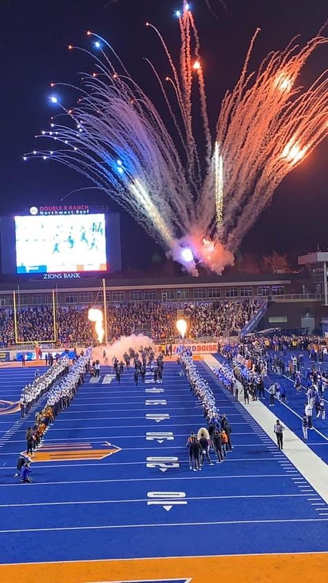 Boise State University Dorm, Boise State Aesthetic, Boise State University Aesthetic, Boise Aesthetic, Boise State Football, College Vision Board, Stadium Architecture, Boise State University, University Dorms