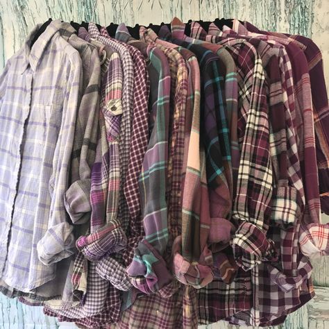 Purple Flannel Outfit, Moda Hippie, Flannel Outfits, Vintage Flannel, Purple Bridesmaids, Bachelorette Party Shirts, Party Shirts, Flannel Shirt, Button Down Shirt