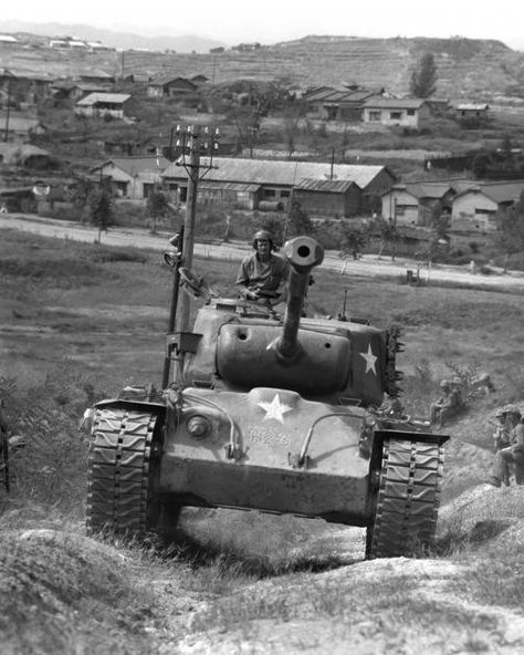 M26 Pershing, Patton Tank, American Tank, Ww2 Soldiers, Tank Armor, Ww2 Tanks, Model Tanks, Military Photos, World Of Tanks