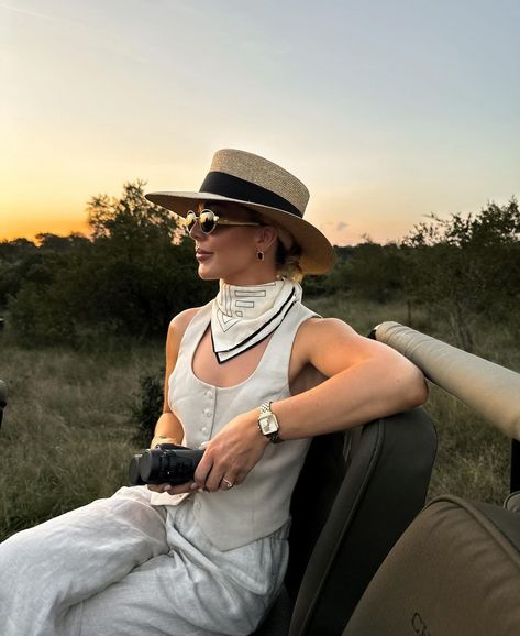 Safari Outfit Women, Africa Safari Clothes, Stylish Business Outfits, South Africa Safari, Safari Outfit, Elegant Summer Outfits, Town Outfits, Safari Outfits, Safari Chic