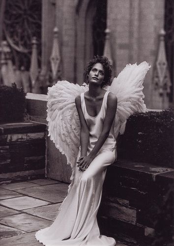 Angel.  Lindbergh. Shoot Makeup, Amber Valletta, Ange Demon, Peter Lindbergh, Black And White Photograph, Angels Among Us, Linda Evangelista, Vogue Covers, City Of Angels