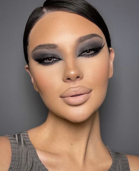 Dark Makeup Looks, Grey Makeup, Arabic Makeup, Grey Eyes, Makeup 101, Heavy Makeup, Queen Makeup, Financial Abundance, Glam Makeup Look