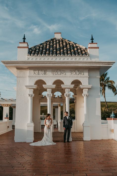 Guide to Amazing Weddings at Casa de España in Old San Juan, Puerto Rico - Nilka Gissell Photography Puerto Rico Wedding Venues, Destination Wedding Puerto Rico, Wedding Planning Boards, Wedding In Puerto Rico, Puerto Rico Wedding, Raw Photography, Destination Wedding Caribbean, Old San Juan Puerto Rico, Moorish Architecture