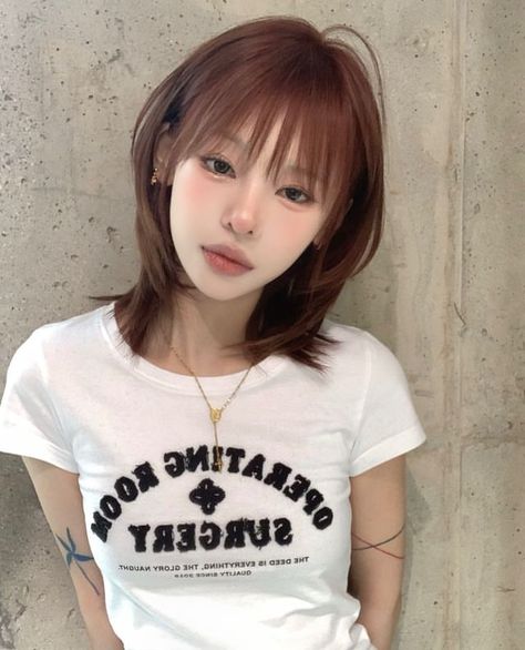 Weibo Hairstyle, Igari Haircut, Face Claim Girl, Y2k Douyin, Idea Icons, Igari Makeup, Hairstyle Korean, Japanese Haircut, Ulzzang Short Hair