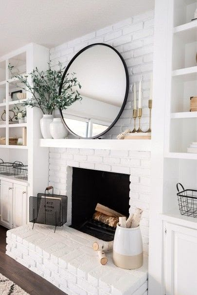 Brick Fireplace Mantles, Design Camino, White Brick Fireplace, Brick Fireplace Makeover, Fireplace Mantle Decor, Fireplace Mantel Decor, White Fireplace, Fireplace Remodel, Home Fireplace