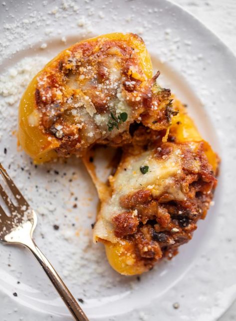 Bolognese Stuffed Peppers - Ground Turkey Bolognese Stuffed peppers Ground Turkey Bolognese, Back To School Dinners, Ground Turkey Stuffed Peppers, Turkey Bolognese, Taco Stuffed Peppers, Lentil Bolognese, School Dinners, Bolognese Recipe, Fire Roasted Tomatoes