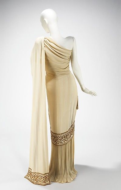 Madame Eta Hentz was born in Budapest and educated at the Hungarian Royal State Academy of Industrial Arts.  During the 1920s she was involved in a business partnership with Maurice Rentner for a company called Ren-Eta Greek Dress, Legion Of Honor, Brooklyn Museum, Costume Collection, American Woman, Fantasy Dress, 1940s Fashion, Historical Dresses, Summer Evening