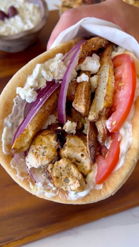 Chicken Souvlaki Dinner Ideas, Chicken Souvlaki Dinner, Greek Chicken Slouvaki, Chicken Souvlaki Pita, Greek Chicken Gyros On Homemade Spit, Chicken Pita, Chicken Souvlaki, Mediterranean Cuisine, Greek Recipes