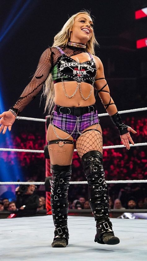 Liv Morgan Outfits Wwe, Wwe Female Wrestlers Outfits, Wwe Womens Outfits, Liv Morgan Wwe, Gionna Daddio, Dragon Drawings, Women Wrestling, Wwe Outfits, Wwe Female